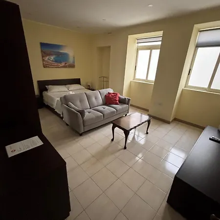 Cozy One Bedroom Διαμέρισμα
